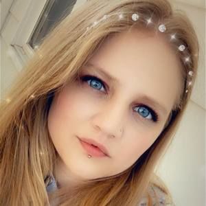 Meet your Posher, Crystal